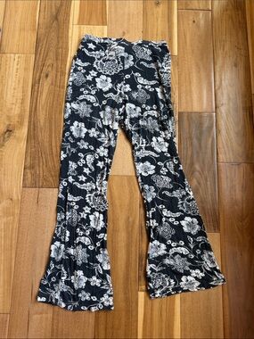 saltwater LUXE Black and White Floral Knit Top